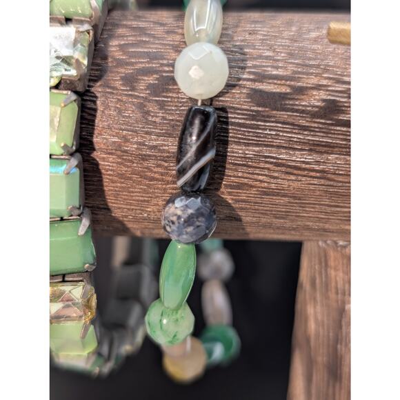 Mixed Lot of Green Stone Theme Jewelry 1 Necklace 4 Bracelets 1 Pr Earrings - Picture 9 of 12